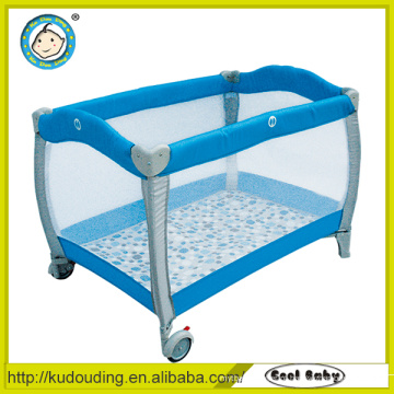 Atacado na China bebê playpen cama com rodas